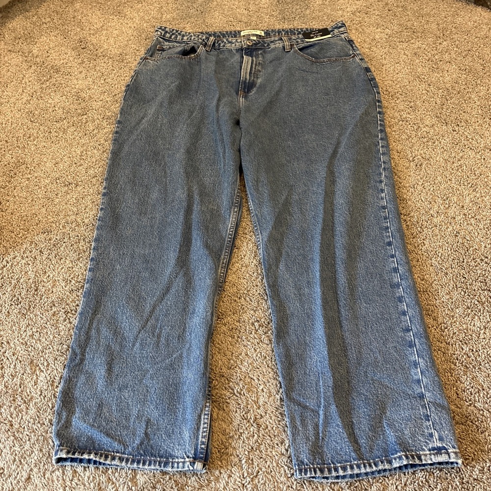 NEW Abercrombie & Fitch The Loose High Rise Curve Love Jeans  34/18s Light Wash